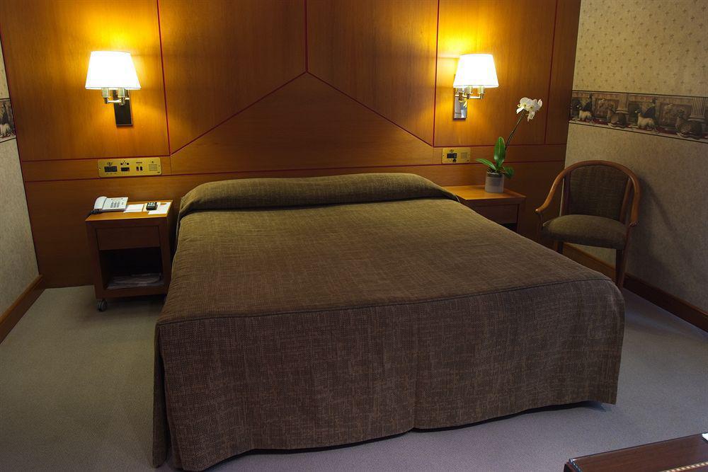 Qc Room Milano Porta Romana Екстериор снимка